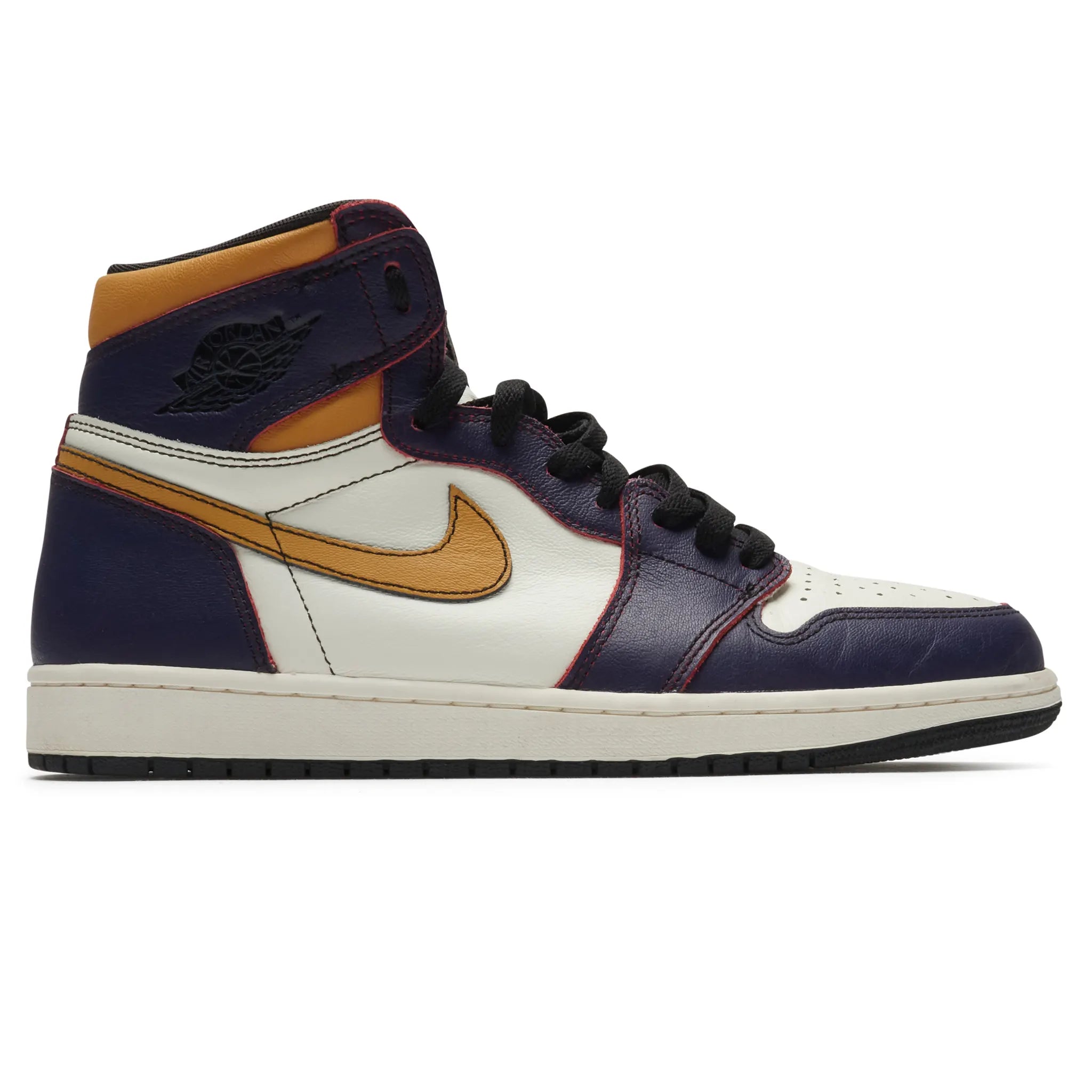 Side view of Preloved - Air Jordan 1 Retro High SB LA To Chicago